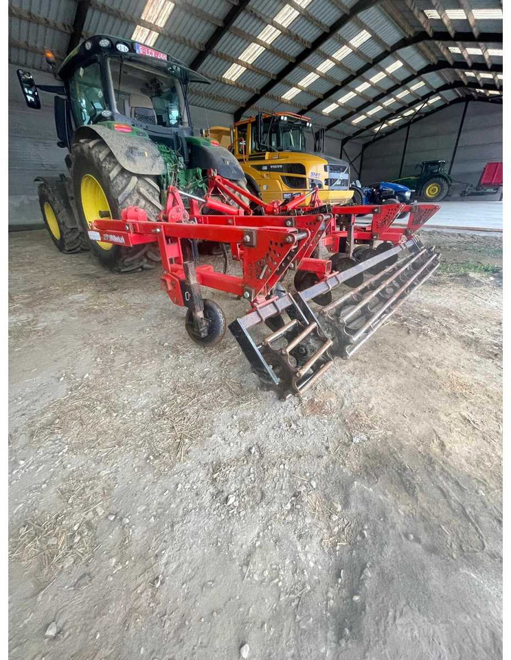 Quivogne - Agricultural machinery: picture 2 Quivogne - Agricultural machinery: picture 2