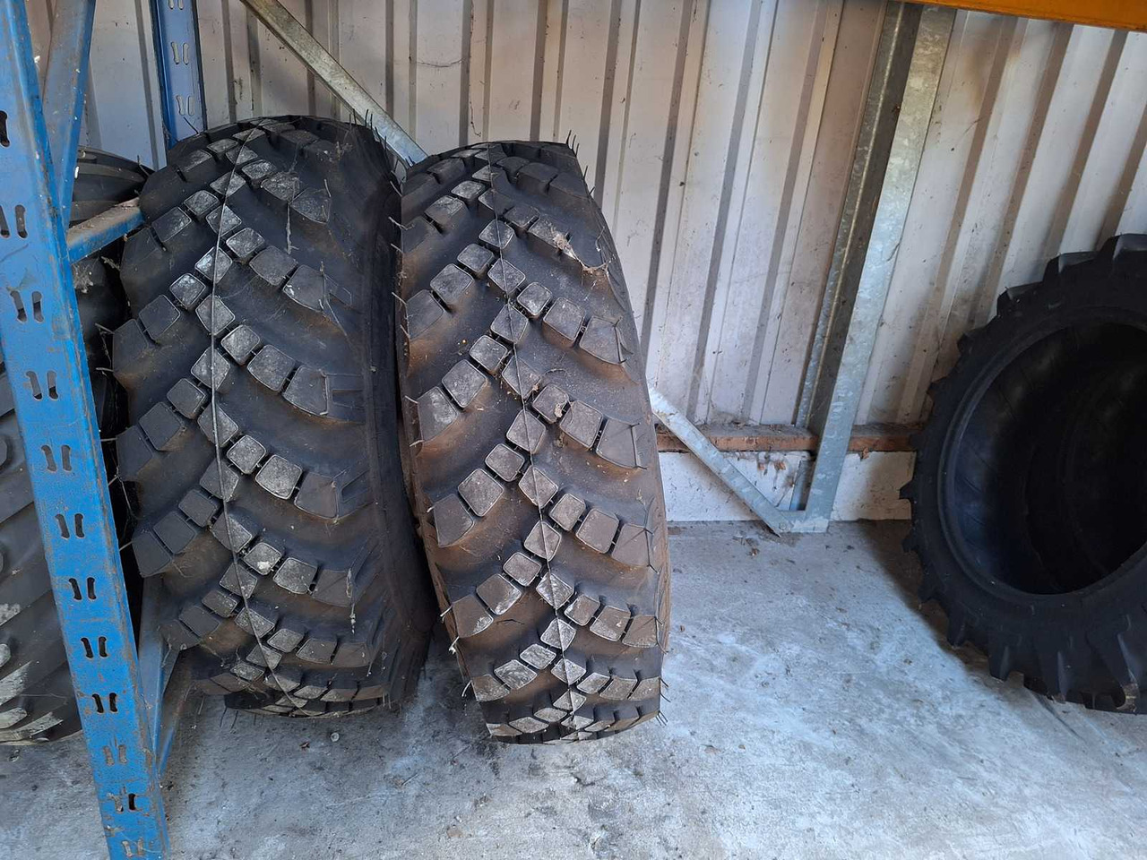 Agricultural tire loader 370-508/1400-20 on rims 8 holes NEW 2x - Wheels and tires for Farm tractor: picture 1 Agricultural tire loader 370-508/1400-20 on rims 8 holes NEW 2x - Wheels and tires for Farm tractor: picture 1