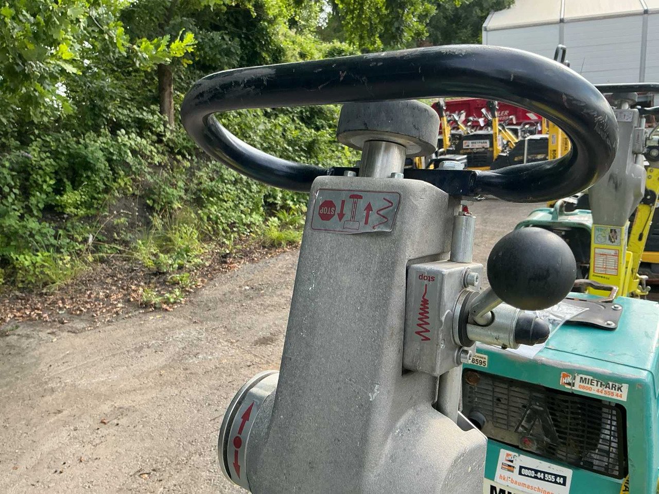 Vibratory plate Ammann APH 6530: picture 11