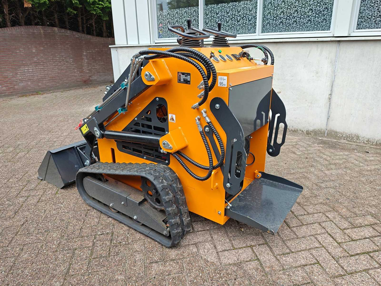 Arteer QB-480 - Skid steer loader: picture 3 Arteer QB-480 - Skid steer loader: picture 3