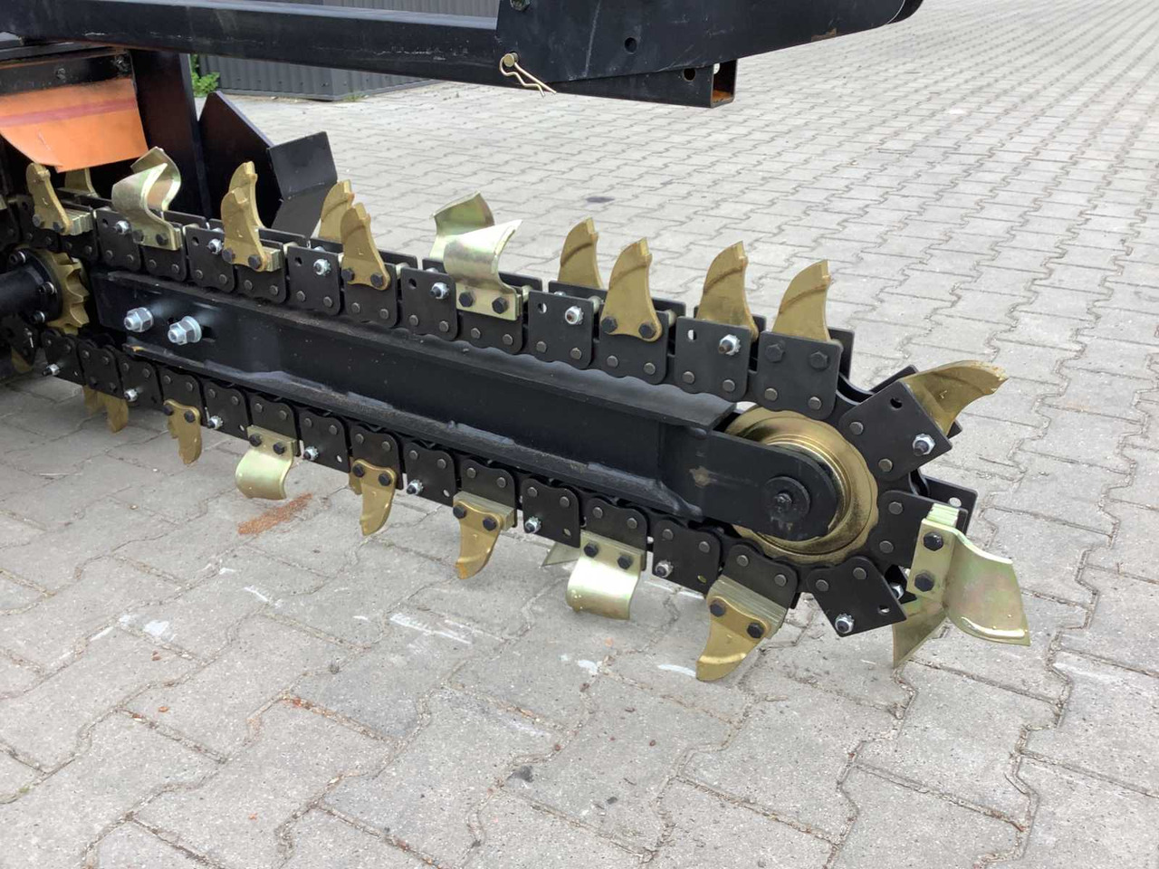 Attachment for Construction machinery Field Industries Trencher: picture 13