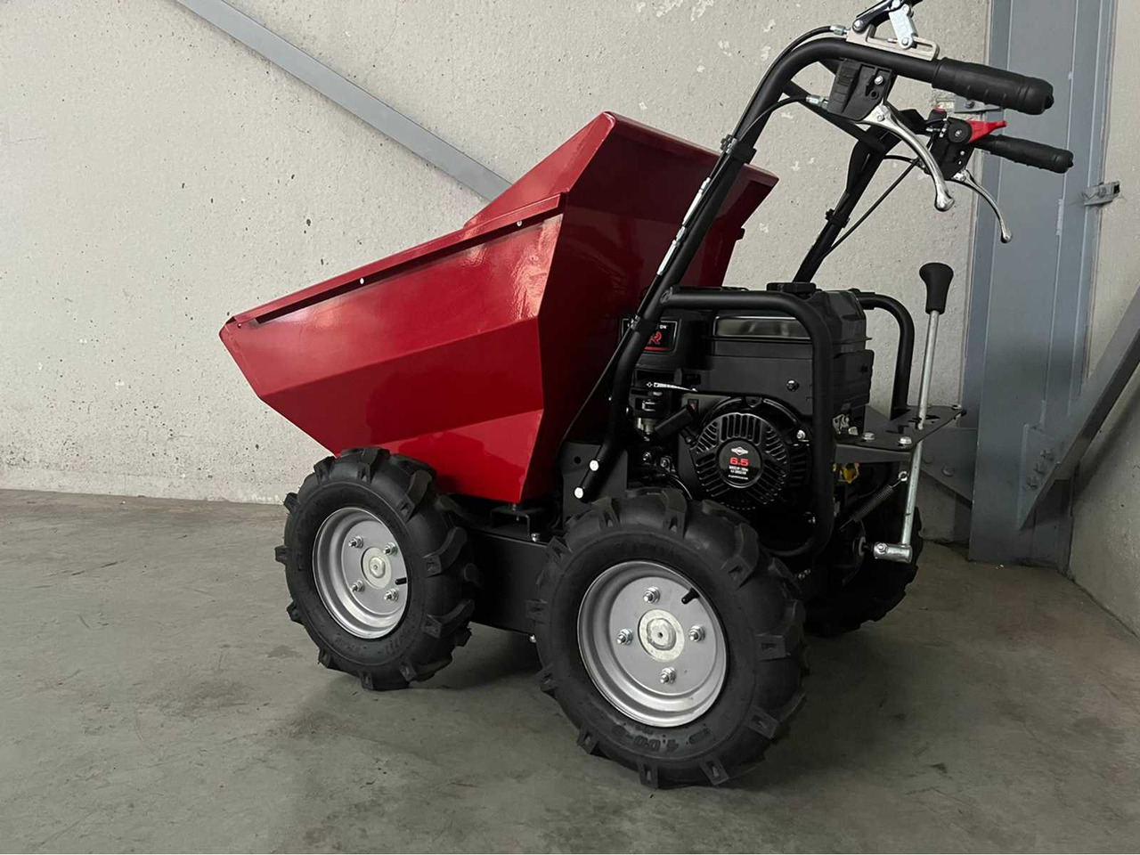 BRIGGS & STRATTON MOTORIZED WHEELBARROW - Mini dumper: picture 3 BRIGGS & STRATTON MOTORIZED WHEELBARROW - Mini dumper: picture 3