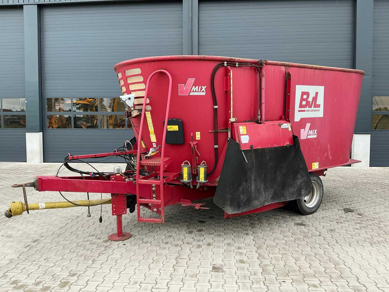 BVL V-MIX 17N2S - Forage mixer wagon: picture 1 BVL V-MIX 17N2S - Forage mixer wagon: picture 1