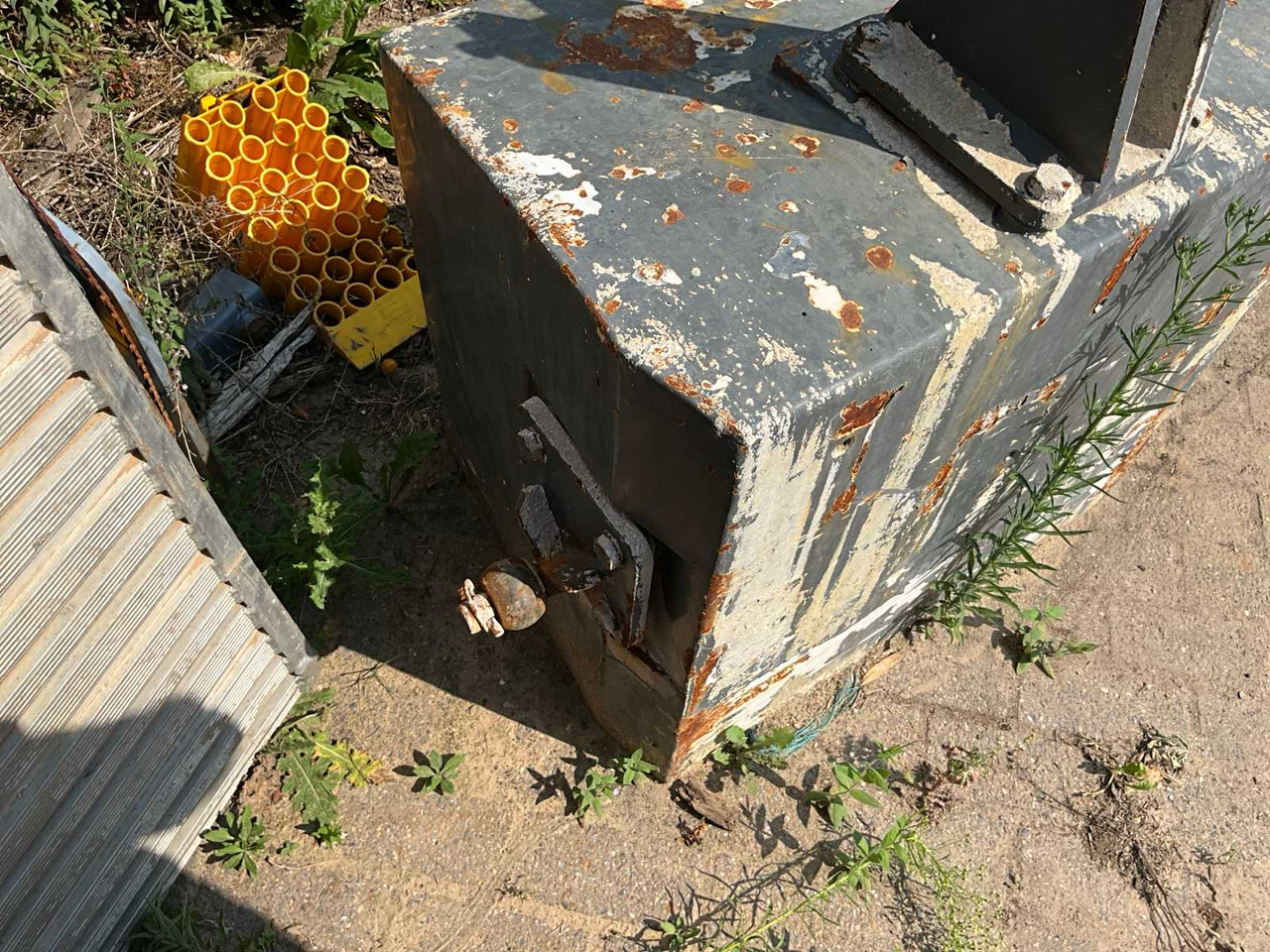 Ballast block - Backhoe loader: picture 2 Ballast block - Backhoe loader: picture 2