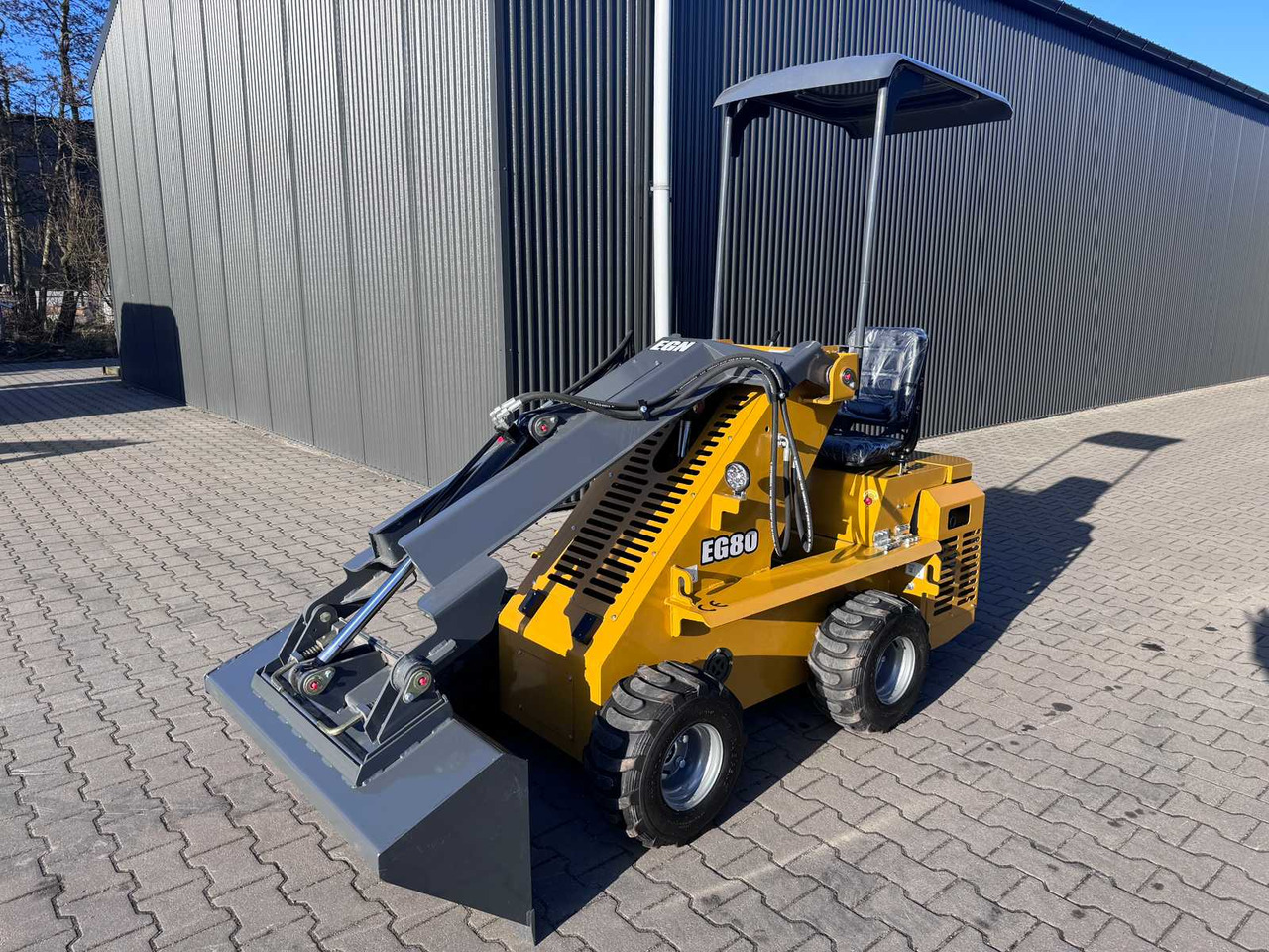 Bison Tek EG80 - Skid steer loader: picture 3 Bison Tek EG80 - Skid steer loader: picture 3