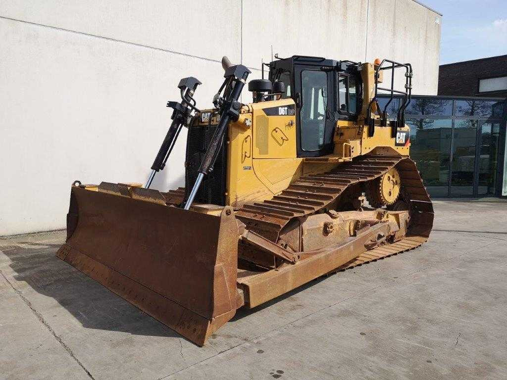 CATERPILLAR D6T LGP - Bulldozer: picture 1 CATERPILLAR D6T LGP - Bulldozer: picture 1