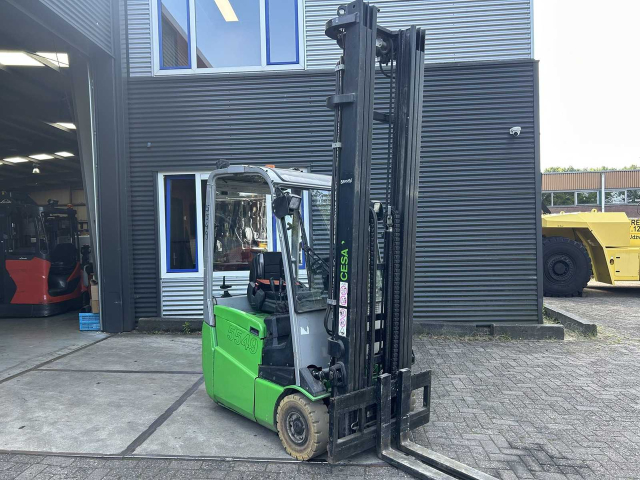 CESAB - 2017 - B315 - FORKLIFT TRIPLEX - FREE-LIFT - SIDE-SHIFT - Forklift: picture 2 CESAB - 2017 - B315 - FORKLIFT TRIPLEX - FREE-LIFT - SIDE-SHIFT - Forklift: picture 2
