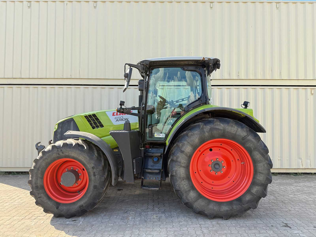 Claas Arion 650 - Farm tractor: picture 2 Claas Arion 650 - Farm tractor: picture 2