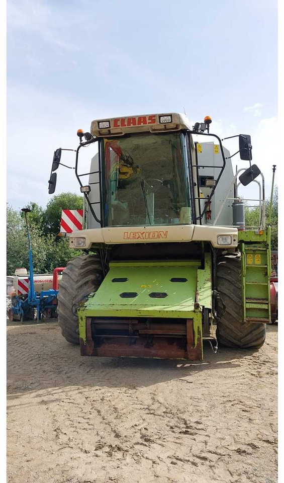 Claas Lexion 460 - Combine harvester: picture 5 Claas Lexion 460 - Combine harvester: picture 5