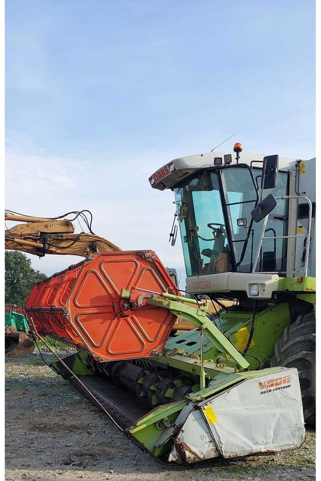 Claas V600 - Combine harvester: picture 4 Claas V600 - Combine harvester: picture 4
