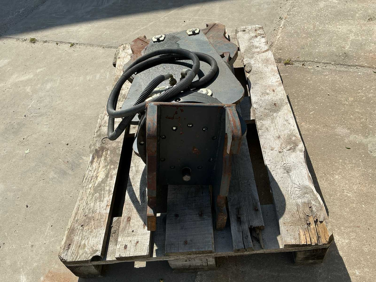 Crusher squeezer concrete - Concrete equipment: picture 4 Crusher squeezer concrete - Concrete equipment: picture 4