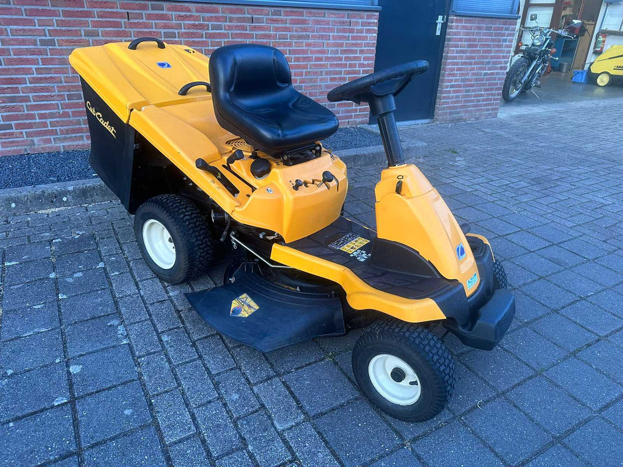 Cubcadet - Garden mower: picture 2 Cubcadet - Garden mower: picture 2