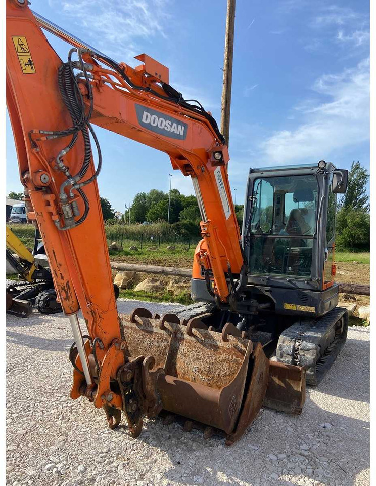 DOOSAN - DX 62R-3 - MIDI-EXCAVATOR - 2018 - Excavator: picture 1 DOOSAN - DX 62R-3 - MIDI-EXCAVATOR - 2018 - Excavator: picture 1