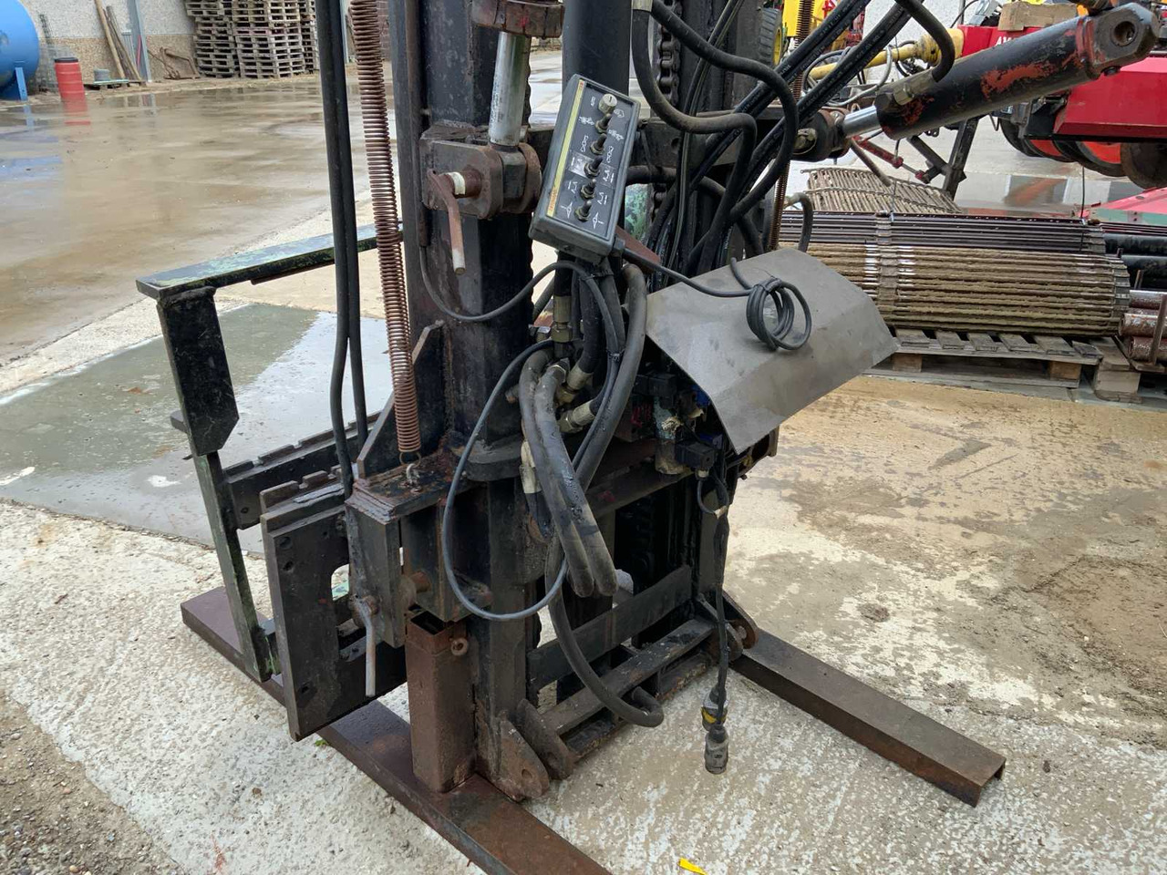 Duplex lifting mast with tilter - Front loader for tractor: picture 5 Duplex lifting mast with tilter - Front loader for tractor: picture 5