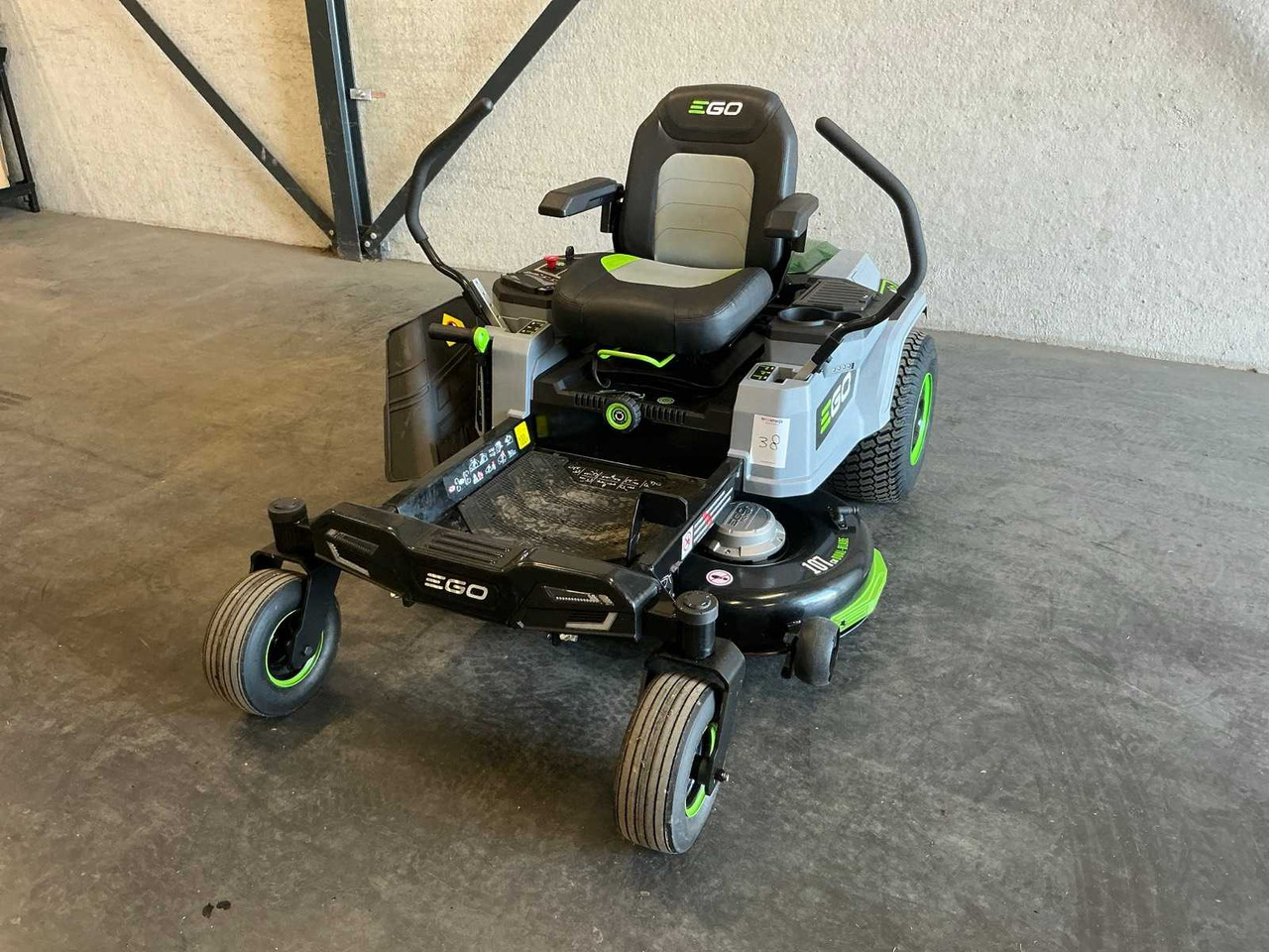 EGO ZT4200L - Garden mower: picture 1 EGO ZT4200L - Garden mower: picture 1