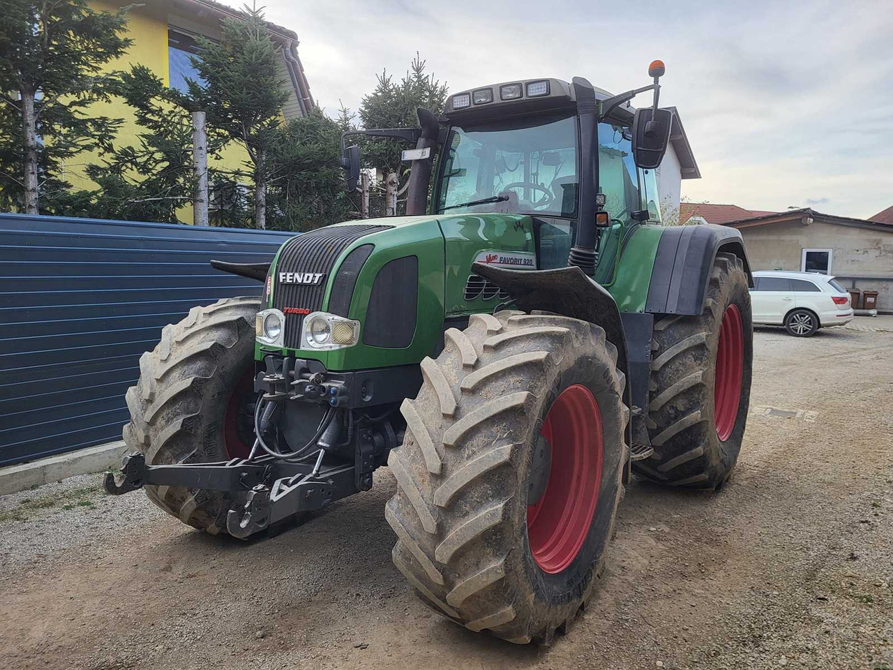 FENDT - 920 FAVORIT VARIO - 4-WHEEL DRIVE TRACTOR - 2009 - Farm tractor: picture 1 FENDT - 920 FAVORIT VARIO - 4-WHEEL DRIVE TRACTOR - 2009 - Farm tractor: picture 1