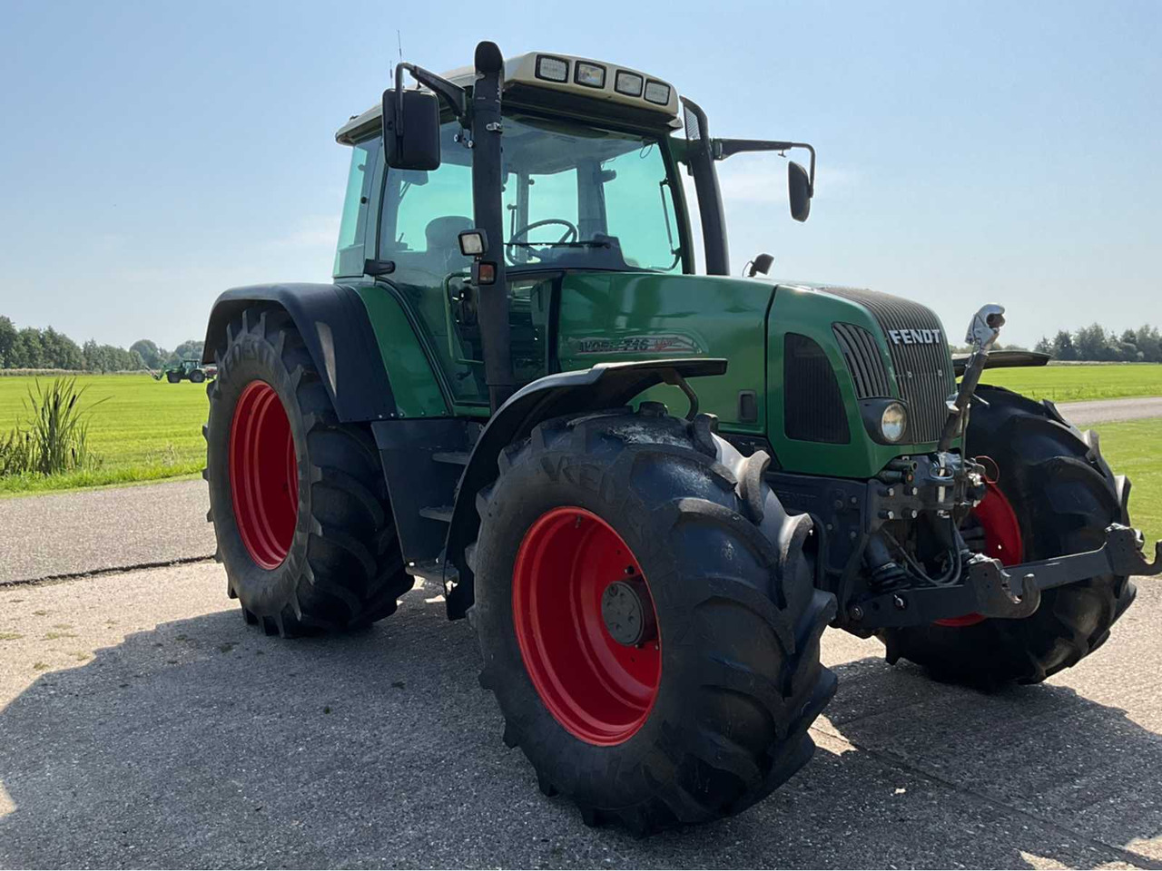 Fendt 2001 FENDT FAVORIT 716 VARIO ALL-WHEEL DRIVE FARM TRACTOR - Farm tractor: picture 4 Fendt 2001 FENDT FAVORIT 716 VARIO ALL-WHEEL DRIVE FARM TRACTOR - Farm tractor: picture 4