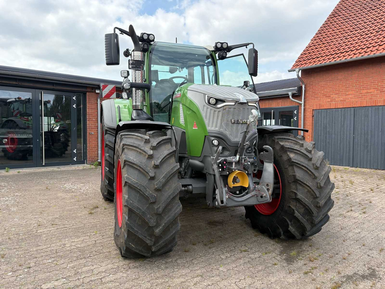 Fendt 2023 FENDT 728 VARIO GEN7 PROFI+ SETTING2 AGRICULTURAL TRACTOR WITH ALL-WHEEL DRIVE - Farm tractor: picture 1 Fendt 2023 FENDT 728 VARIO GEN7 PROFI+ SETTING2 AGRICULTURAL TRACTOR WITH ALL-WHEEL DRIVE - Farm tractor: picture 1