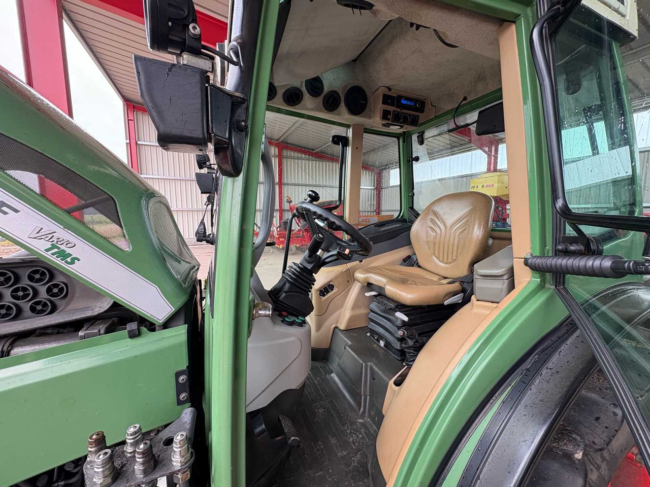 Farm tractor Fendt 211 Vario TMS V: picture 13