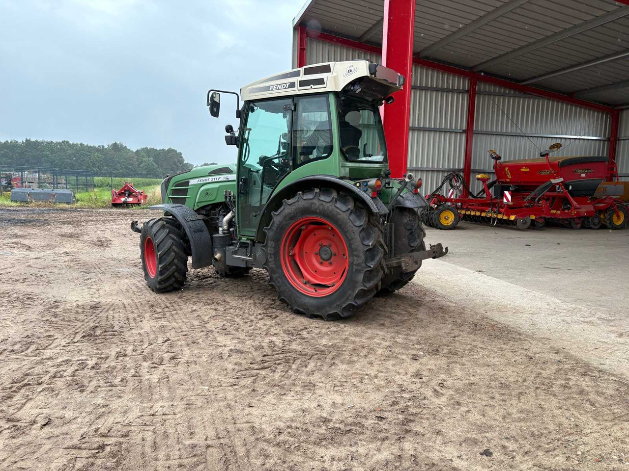 Farm tractor Fendt 211 Vario TMS V: picture 6