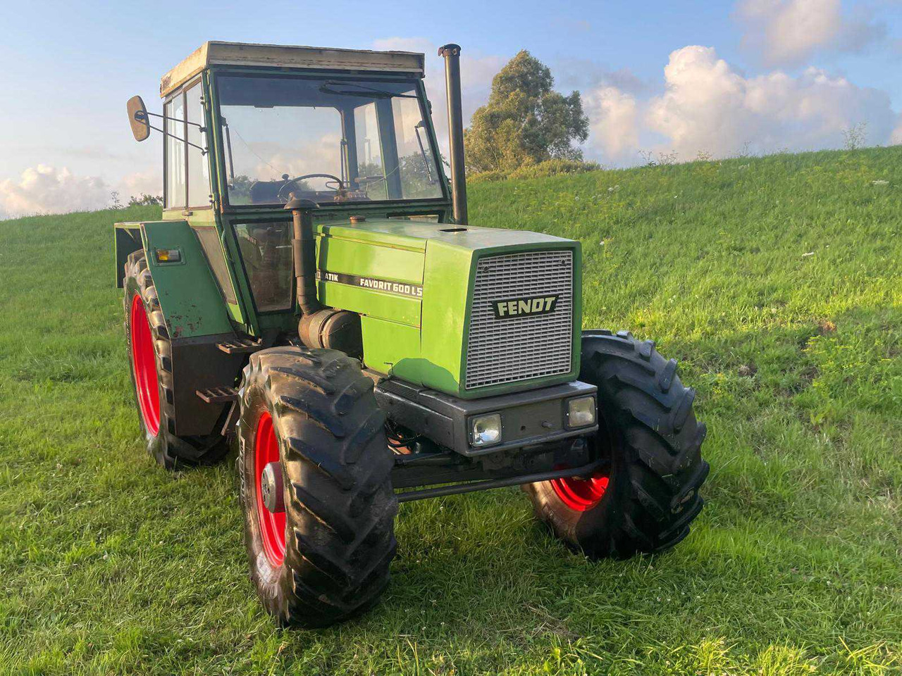 Fendt Favorit 600 LSA - Farm tractor: picture 4 Fendt Favorit 600 LSA - Farm tractor: picture 4