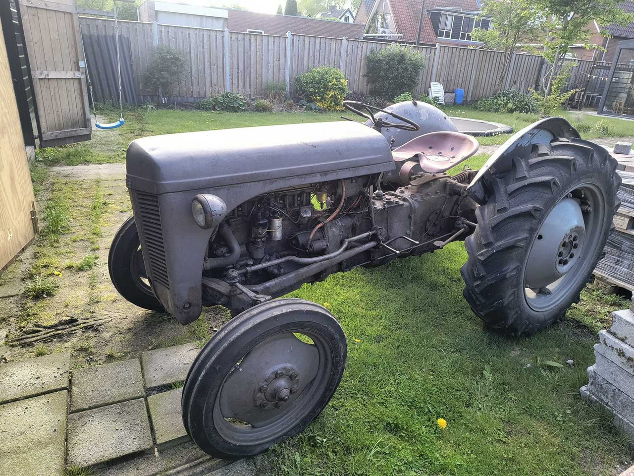 Ferguson TEA-20 - Farm tractor: picture 1 Ferguson TEA-20 - Farm tractor: picture 1
