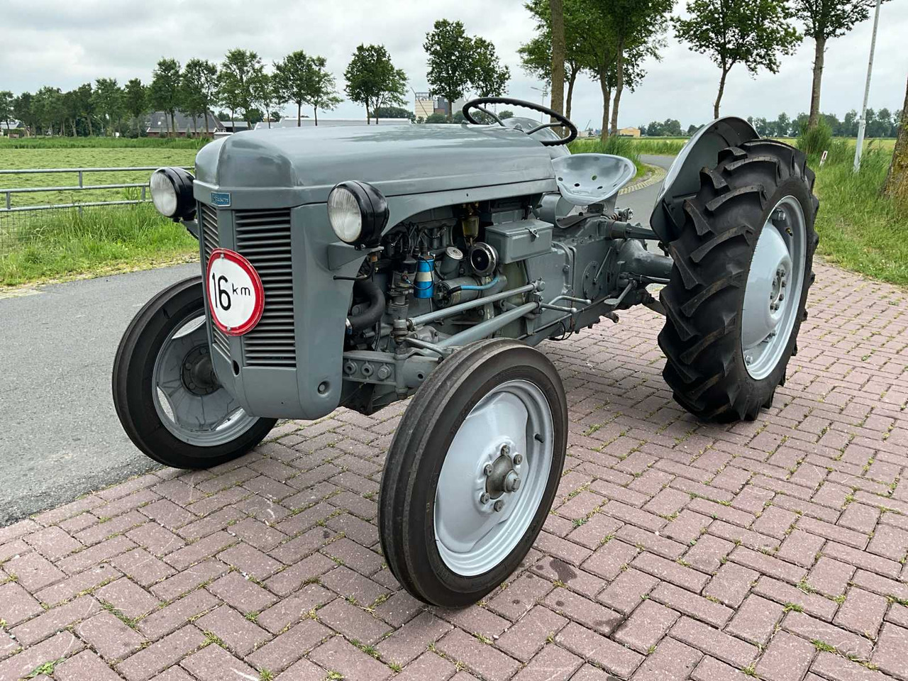Ferguson TED-20 - Farm tractor: picture 1 Ferguson TED-20 - Farm tractor: picture 1