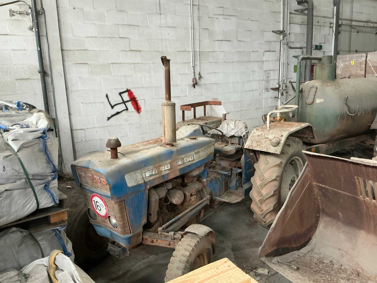 Ford 3000 - Farm tractor: picture 1 Ford 3000 - Farm tractor: picture 1