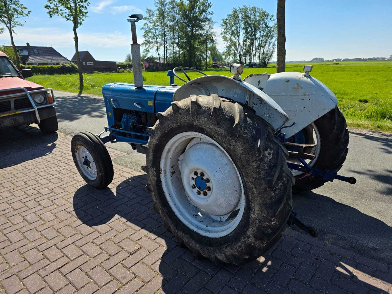Farm tractor Ford Super Dexta: picture 16