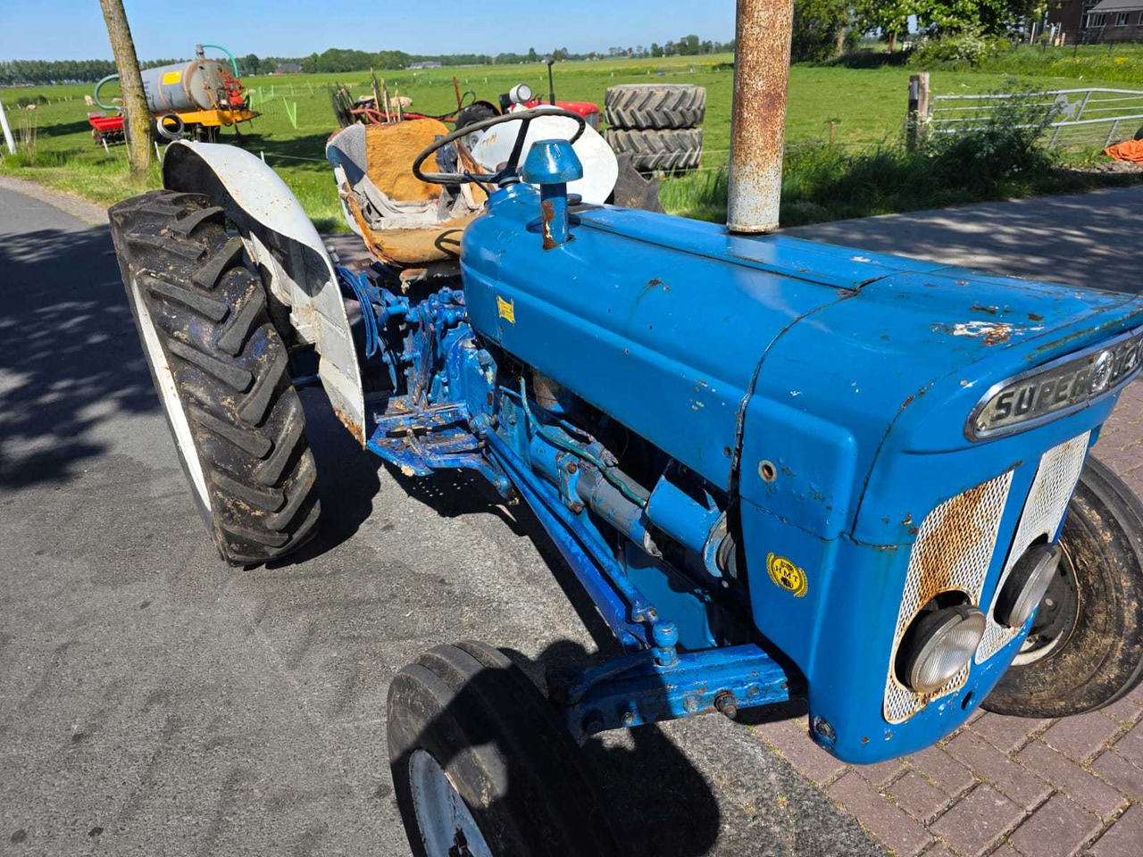 Farm tractor Ford Super Dexta: picture 10
