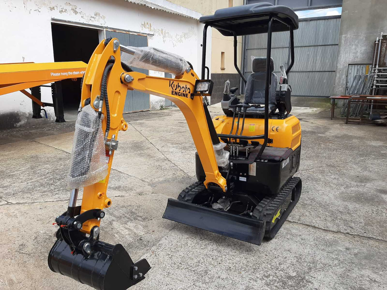 HT - Mini excavator: picture 3 HT - Mini excavator: picture 3