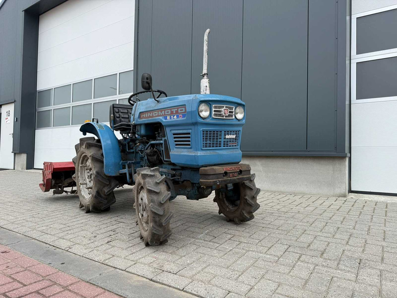 Hinomoto E-14 met Grondfrees - Compact tractor: picture 2 Hinomoto E-14 met Grondfrees - Compact tractor: picture 2