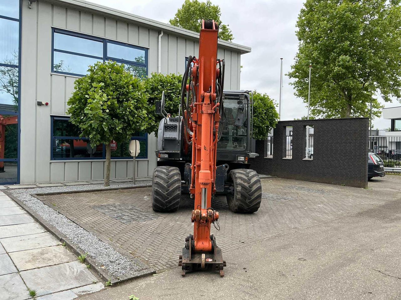 Hitachi ZX140W-3 - Wheel excavator: picture 2 Hitachi ZX140W-3 - Wheel excavator: picture 2