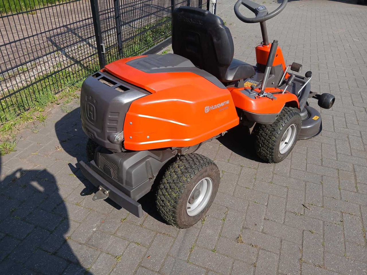 Husqvarna R213c - Garden mower: picture 3 Husqvarna R213c - Garden mower: picture 3