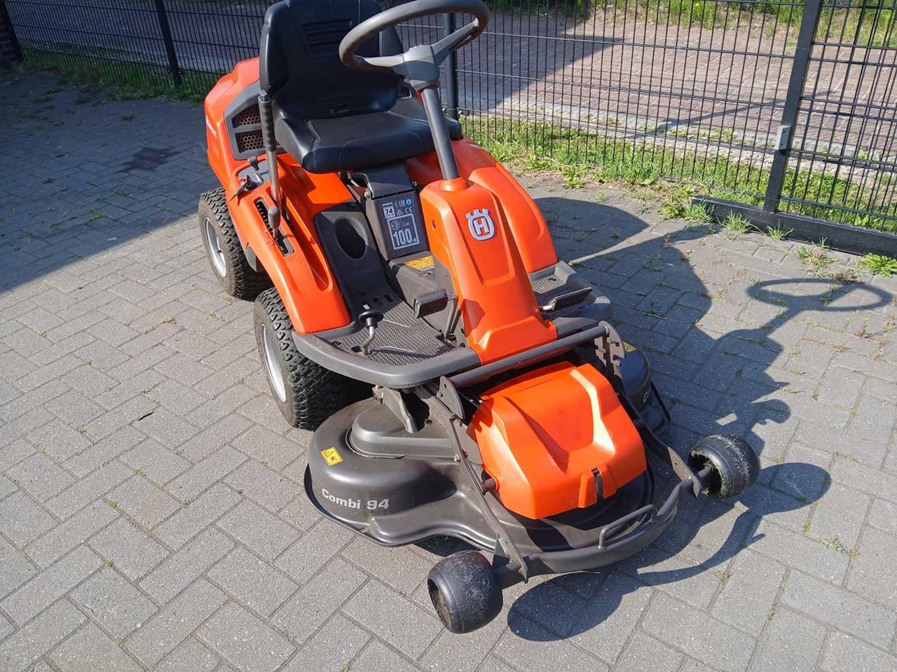 Husqvarna R213c - Garden mower: picture 5 Husqvarna R213c - Garden mower: picture 5