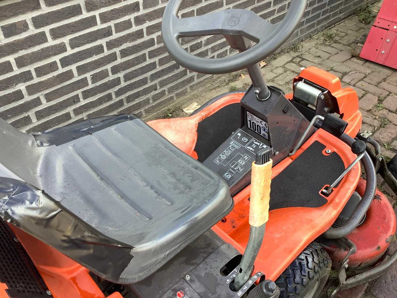 Husqvarna Rider 16 - Garden mower: picture 3 Husqvarna Rider 16 - Garden mower: picture 3