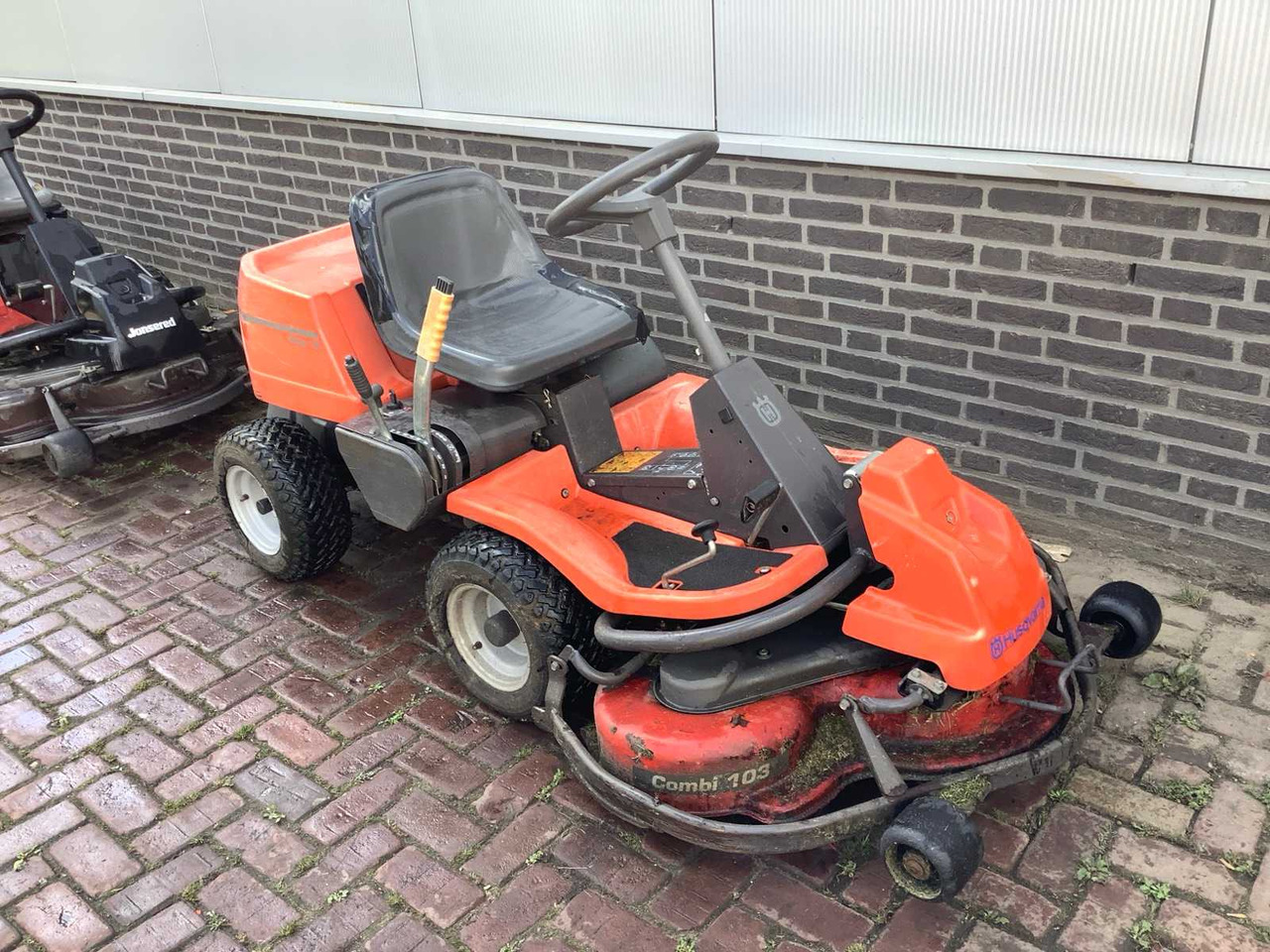Husqvarna Rider 16 - Garden mower: picture 1 Husqvarna Rider 16 - Garden mower: picture 1