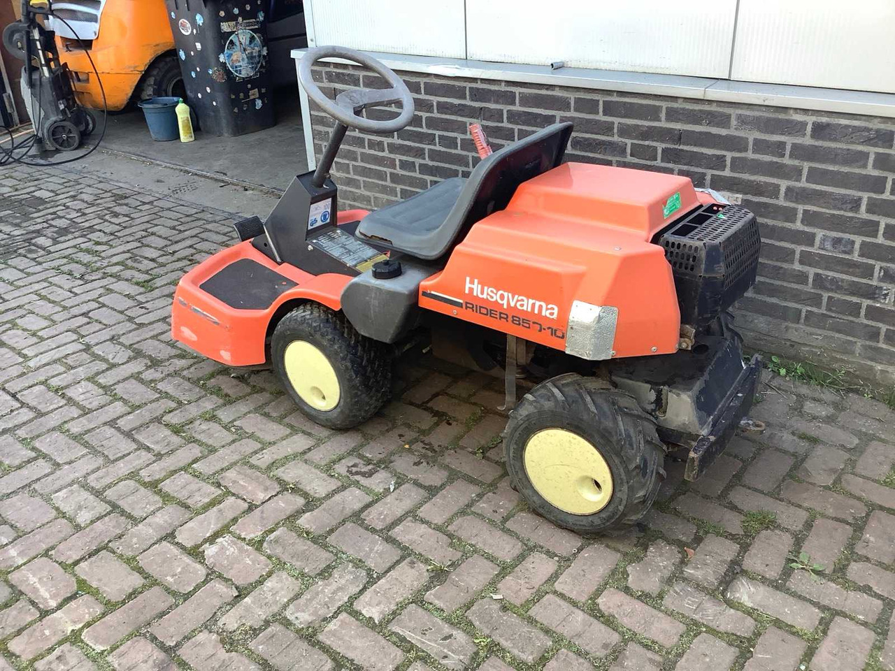 Husqvarna Rider 850 - Garden mower: picture 4 Husqvarna Rider 850 - Garden mower: picture 4