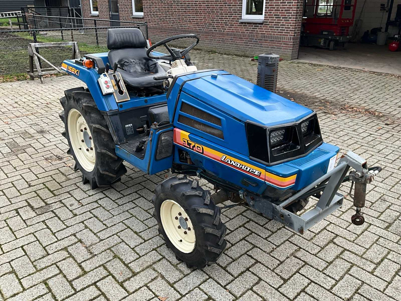 Iseki 170 Landhope - Compact tractor: picture 2 Iseki 170 Landhope - Compact tractor: picture 2
