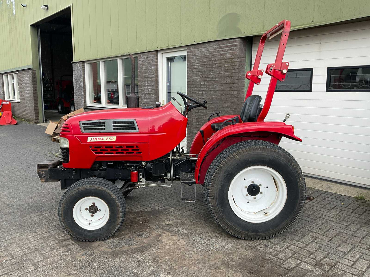 Jinma 250 - Compact tractor: picture 2 Jinma 250 - Compact tractor: picture 2