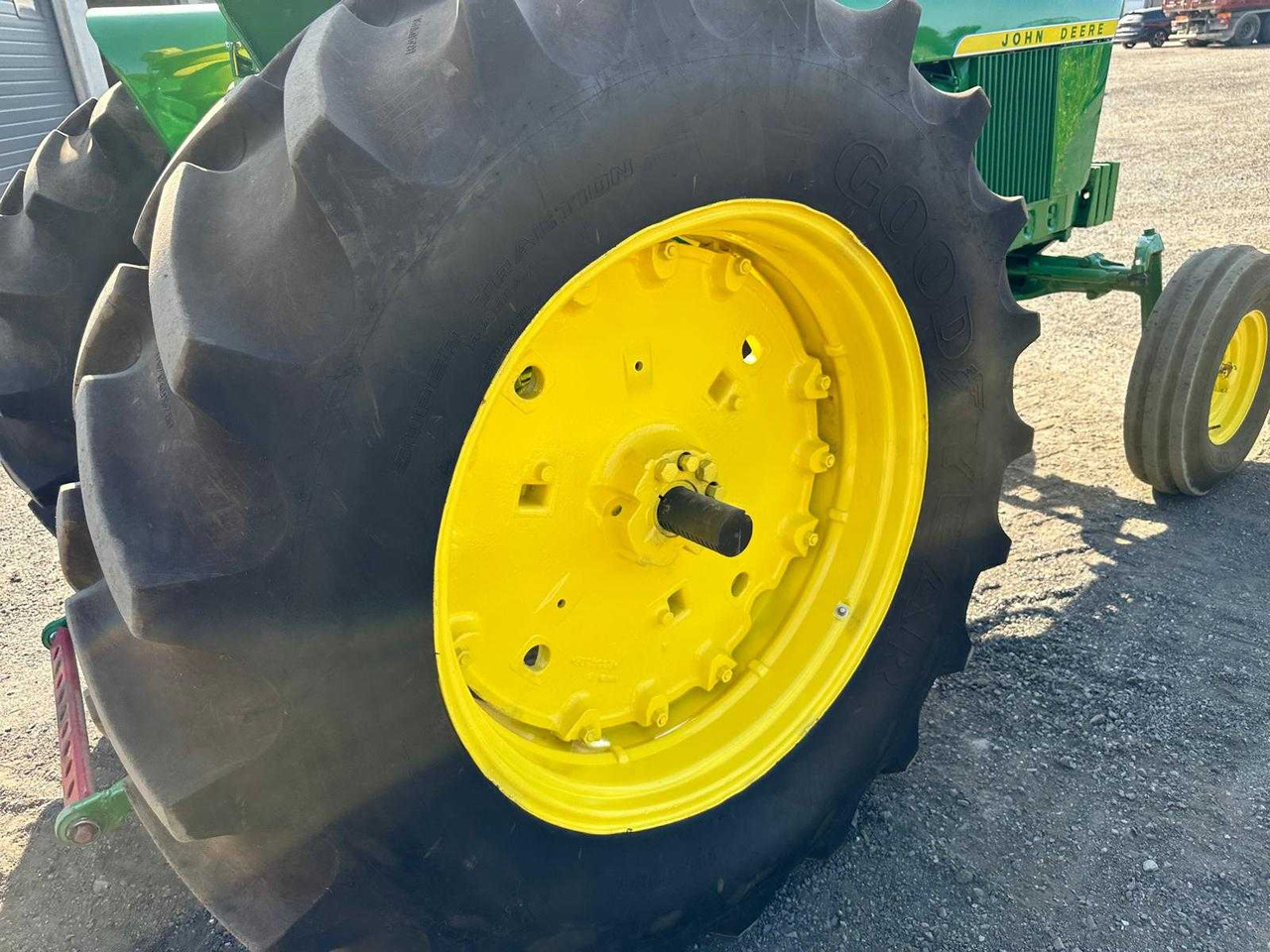 John Deere 3020 Diesel - Farm tractor: picture 5 John Deere 3020 Diesel - Farm tractor: picture 5