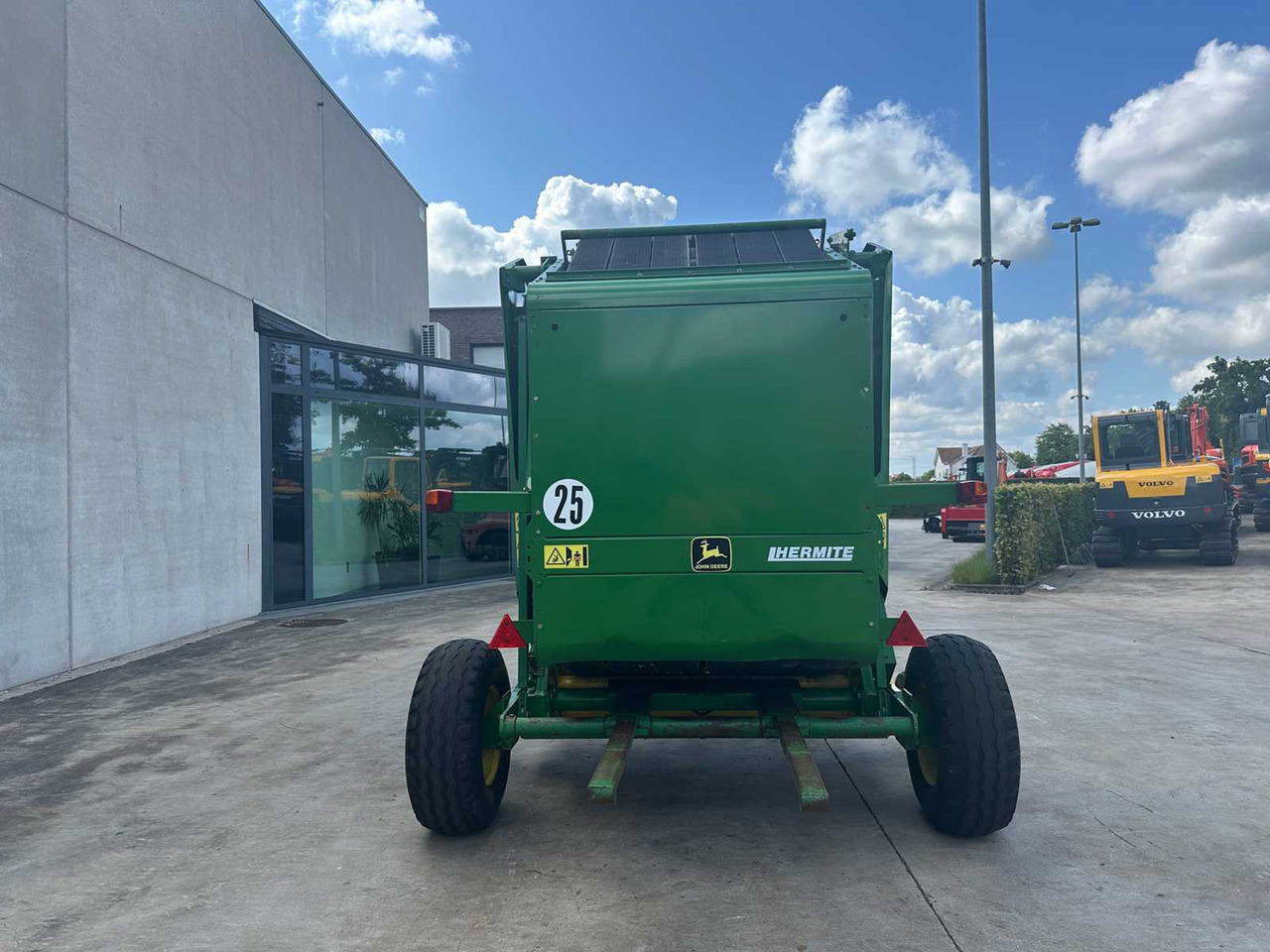 John Deere 580 - Round baler: picture 2 John Deere 580 - Round baler: picture 2