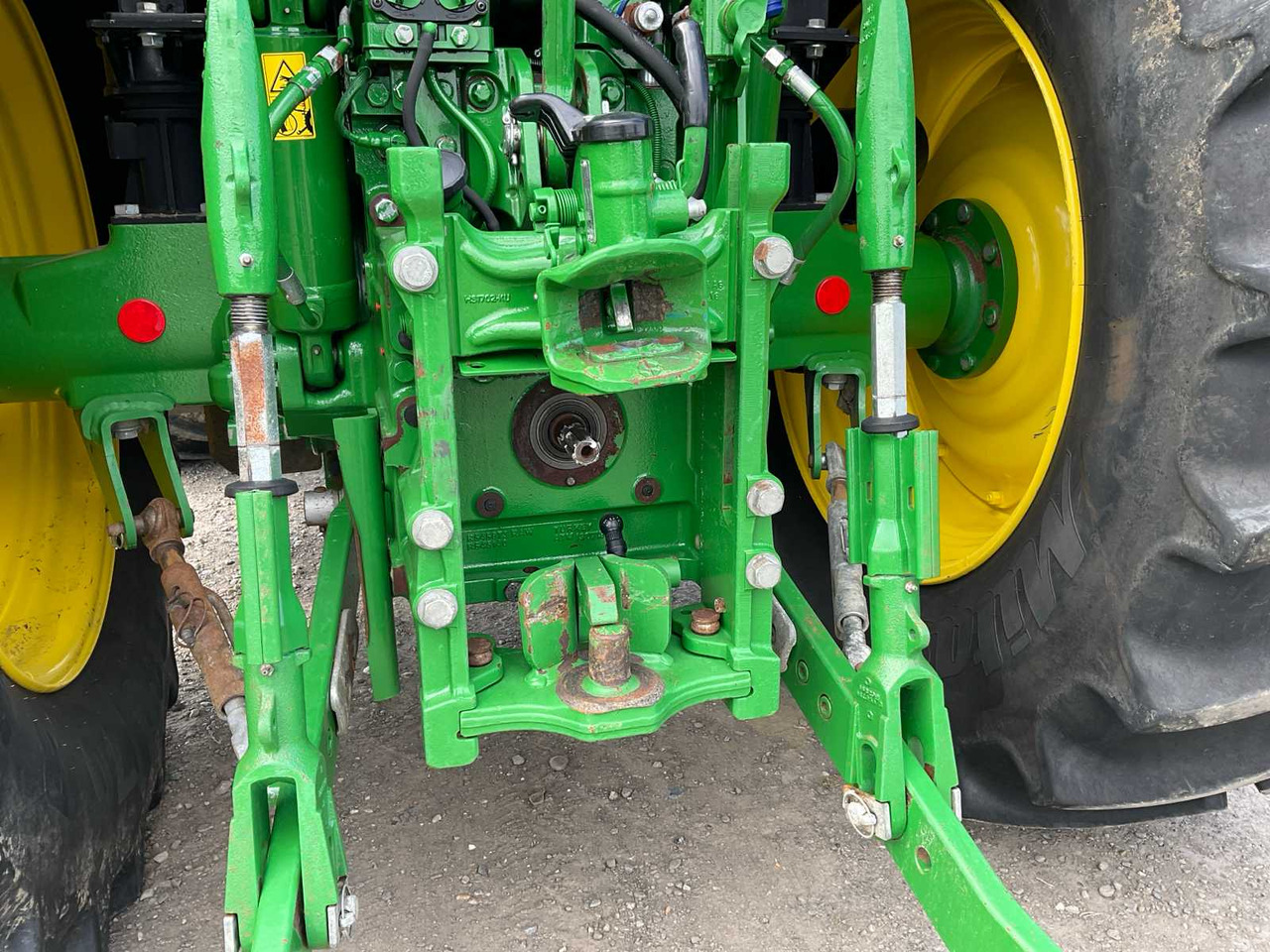 Farm tractor John Deere 6145R: picture 27