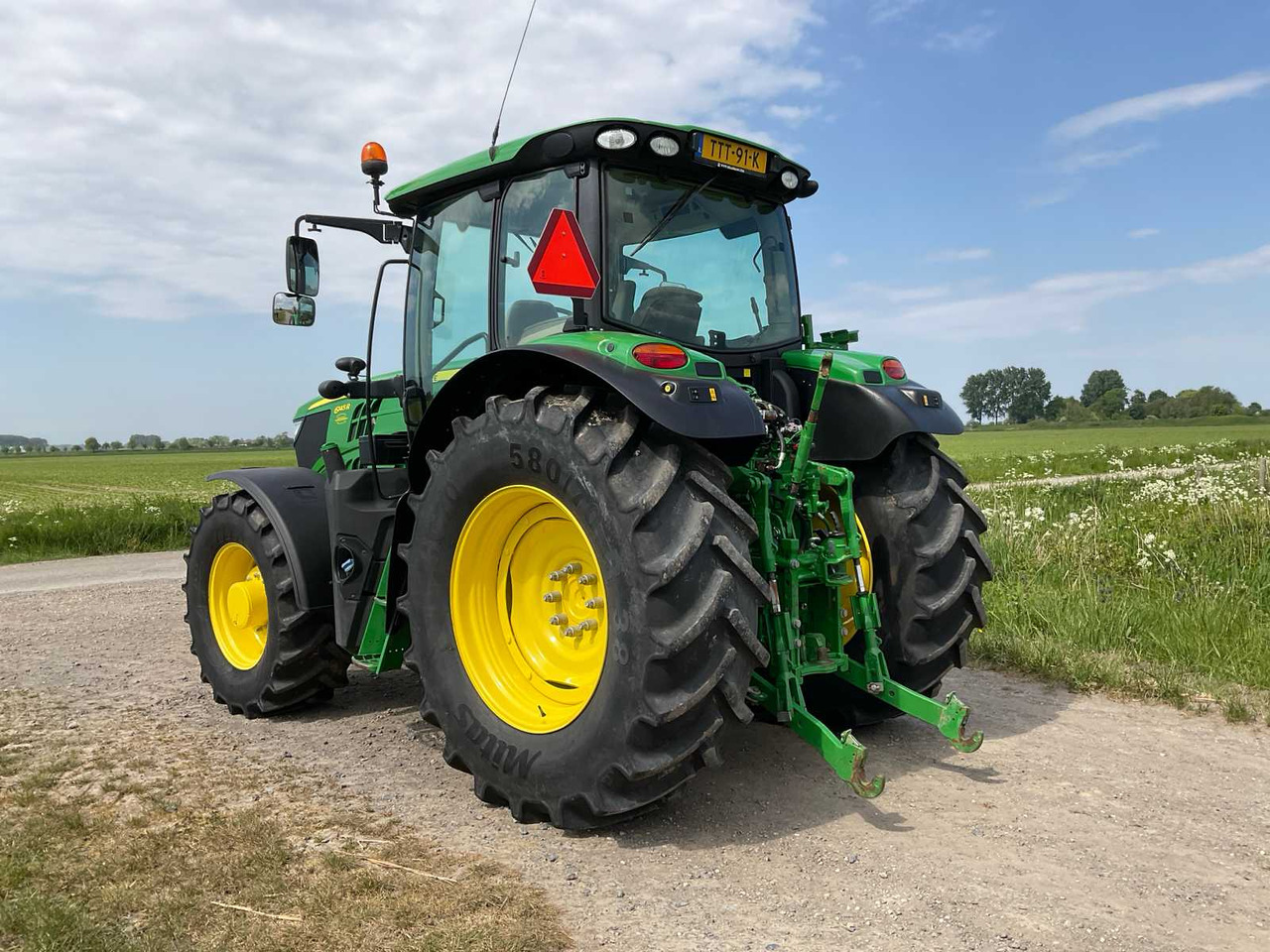 Farm tractor John Deere 6145R: picture 7