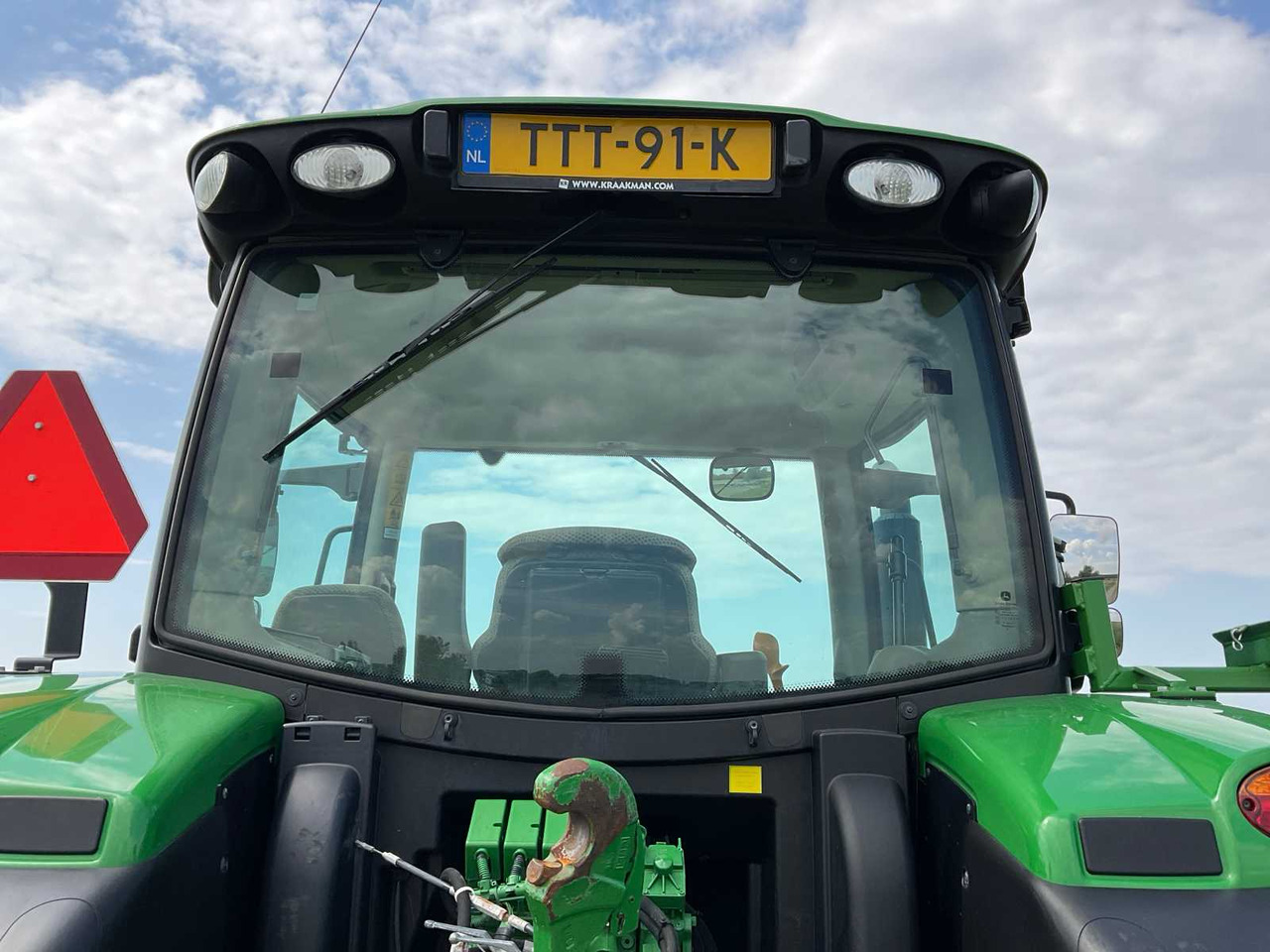 Farm tractor John Deere 6145R: picture 24