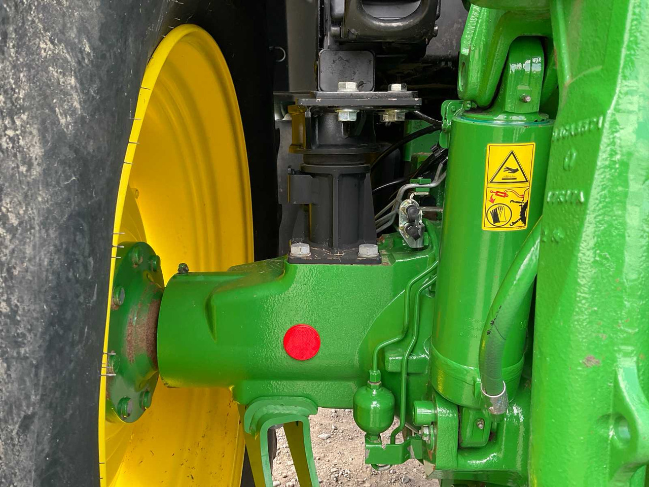 Farm tractor John Deere 6145R: picture 29