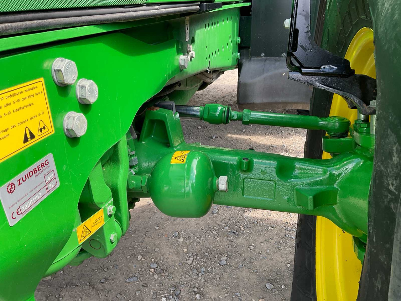 Farm tractor John Deere 6145R: picture 12