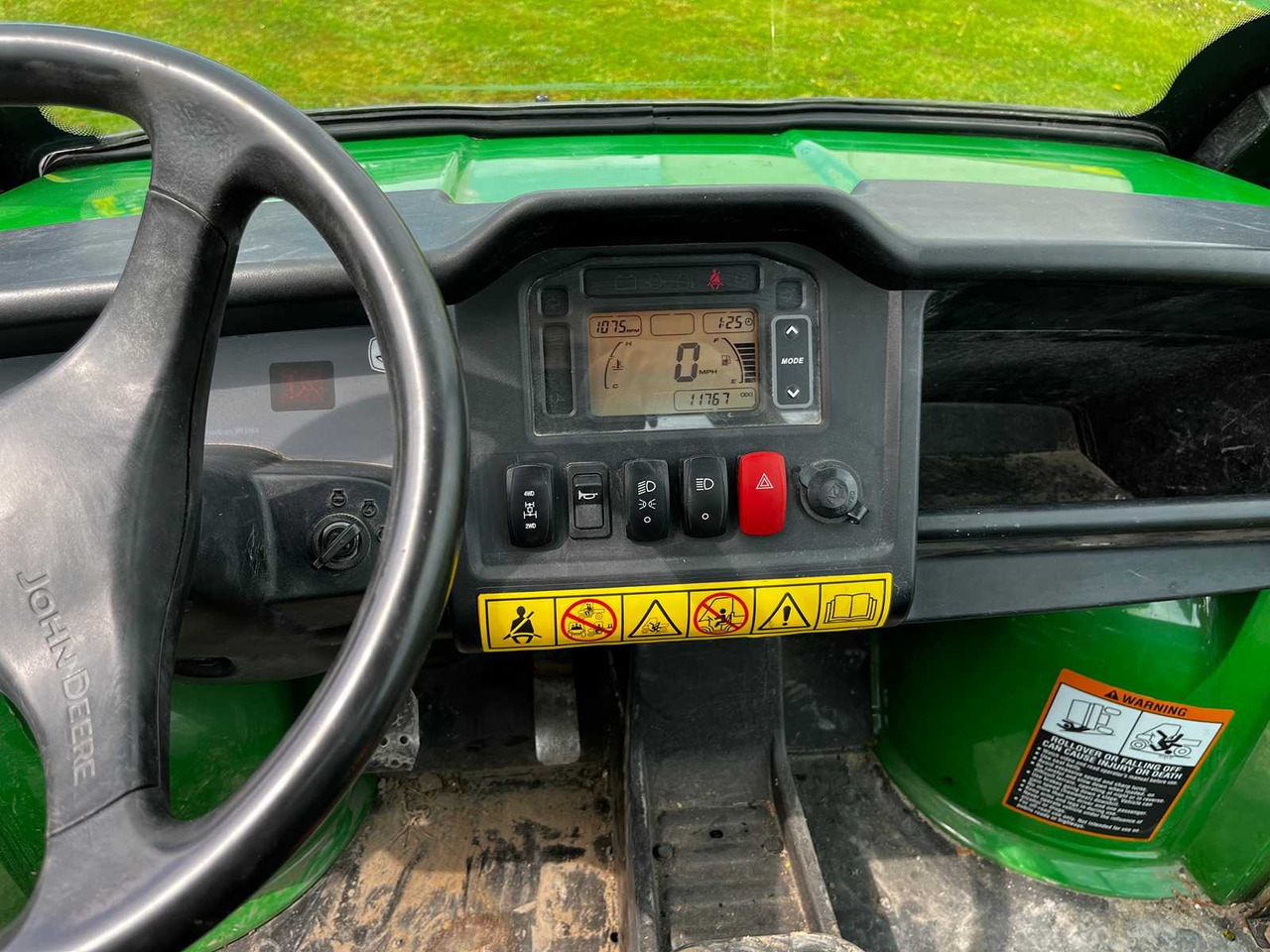 Municipal tractor John Deere Gator 855D: picture 8 Municipal tractor John Deere Gator 855D: picture 8