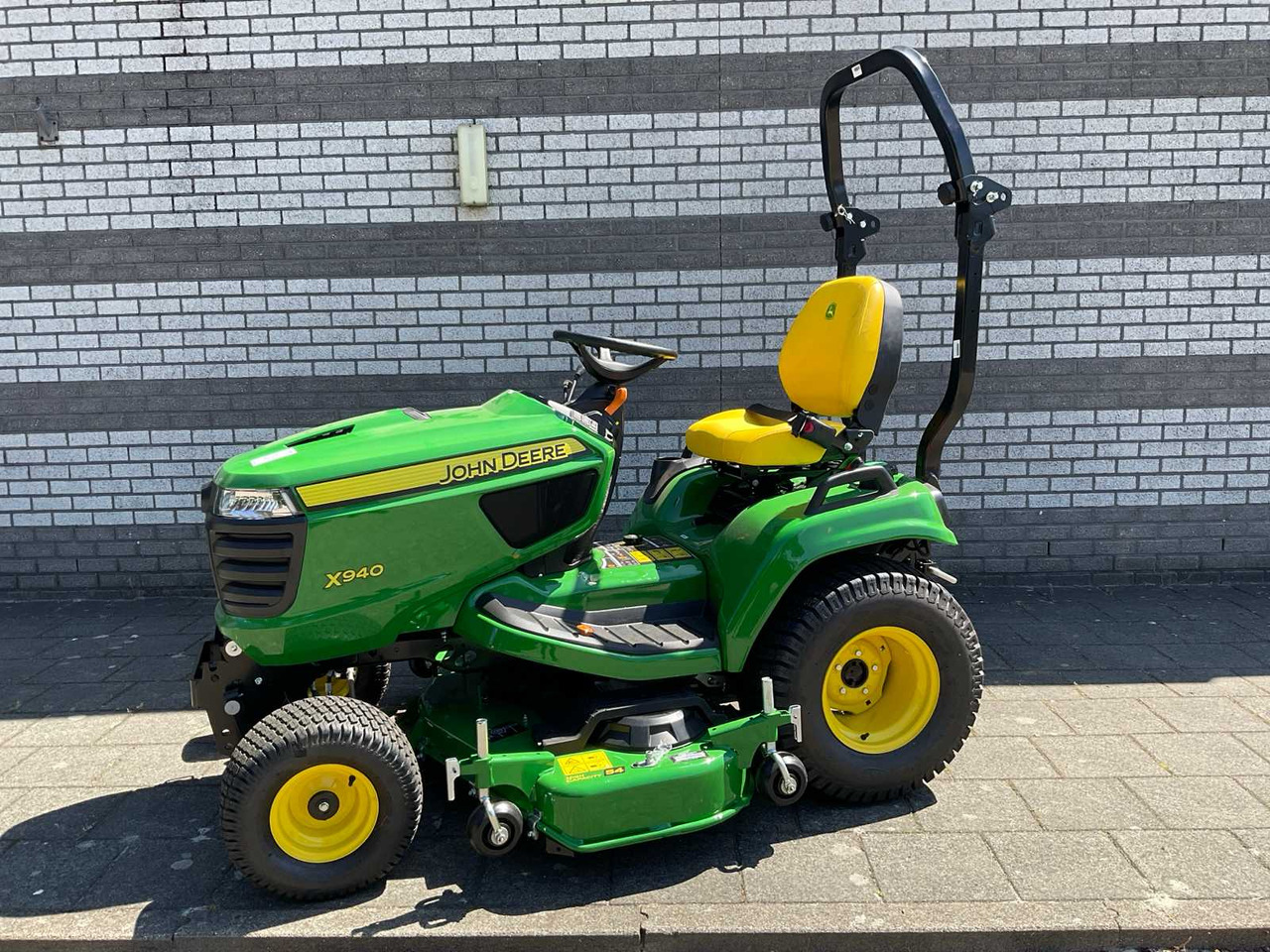 John Deere X940 - Garden mower: picture 2 John Deere X940 - Garden mower: picture 2