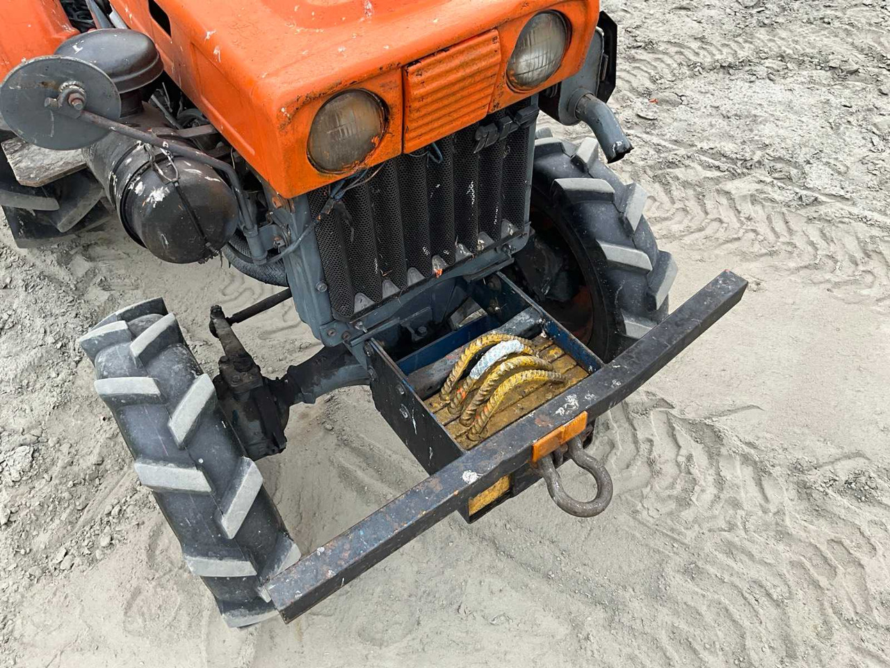 KUBOTA B7000 - Compact tractor: picture 5 KUBOTA B7000 - Compact tractor: picture 5